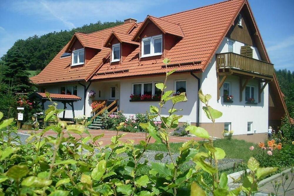 Ganze Wohnung, Ferienwohnung \"Lauscheblick\" - Ferienwohnungen Landhaus Böhmer in Großschönau, Zittauer Gebirge