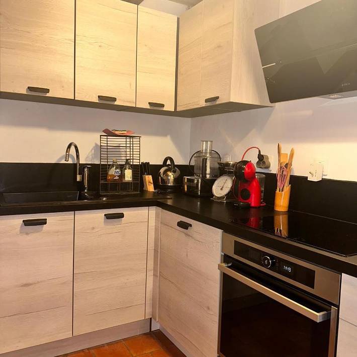 Gîte pour 6 personnes, avec Terrasse et Jacuzzi ainsi que Jardin et Piscine à Thoard - 4