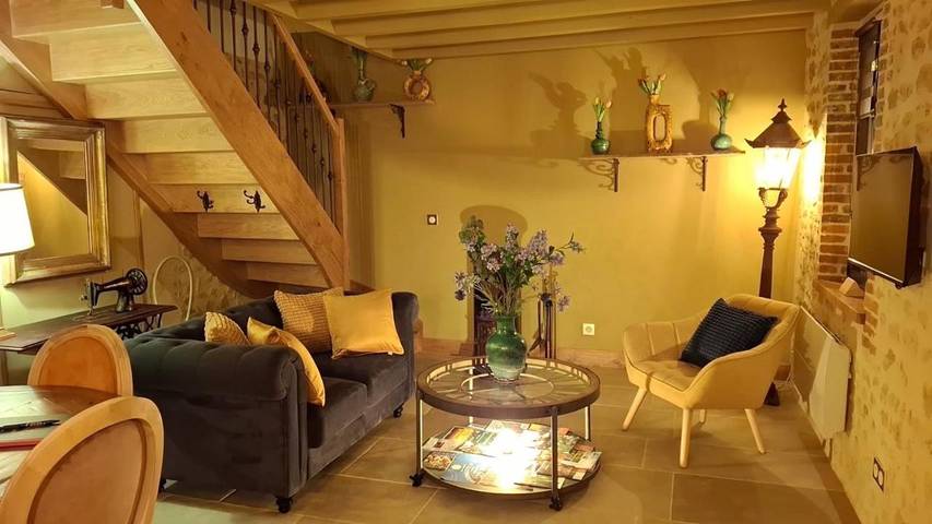 Location de vacances pour 2 personnes, avec terrasse et jardin à Ferrières-la-Verrerie