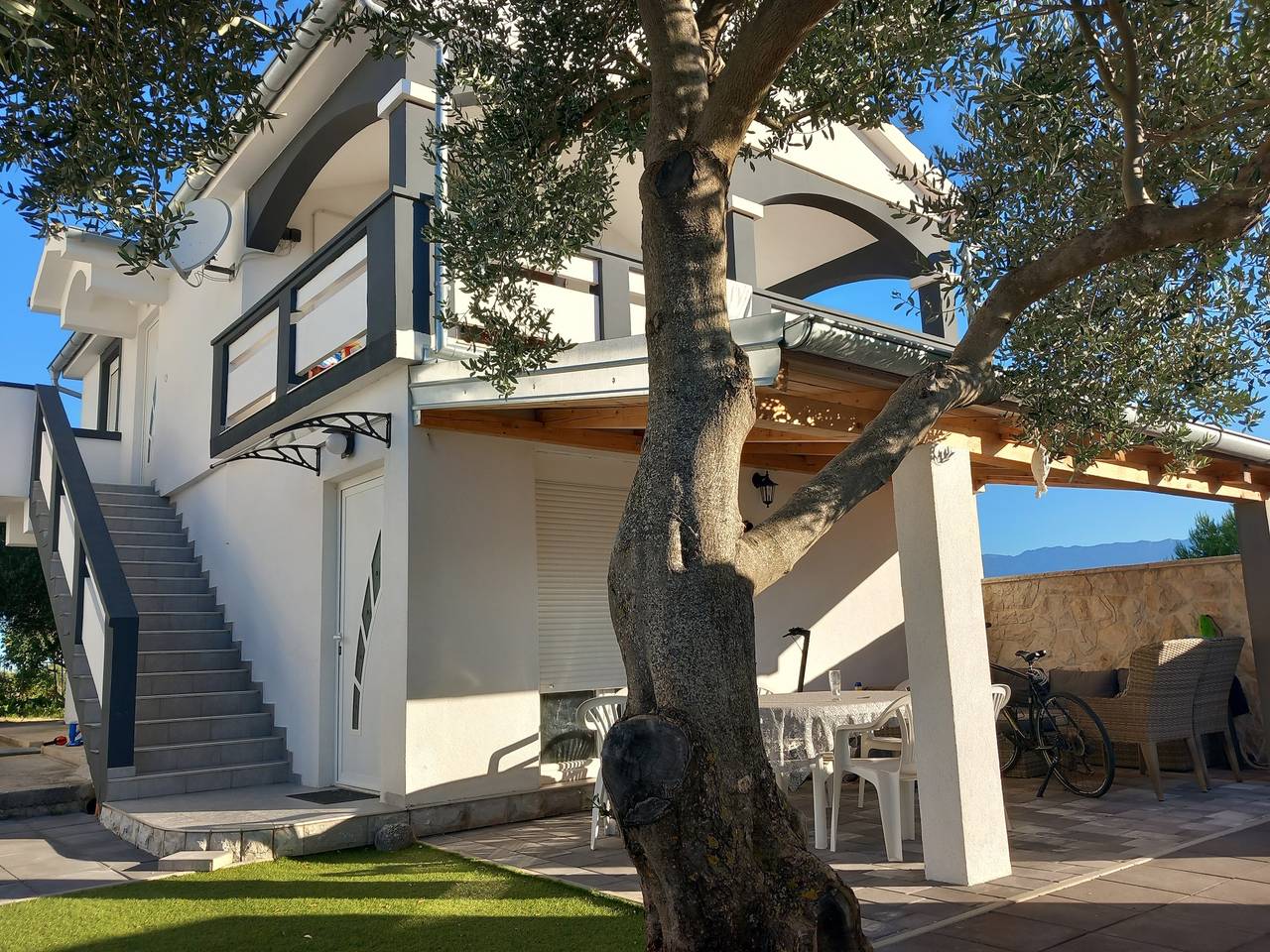 Ganze Ferienwohnung, Ferienwohnung für 5 Personen mit Garten in Novigradsko More, Zadar