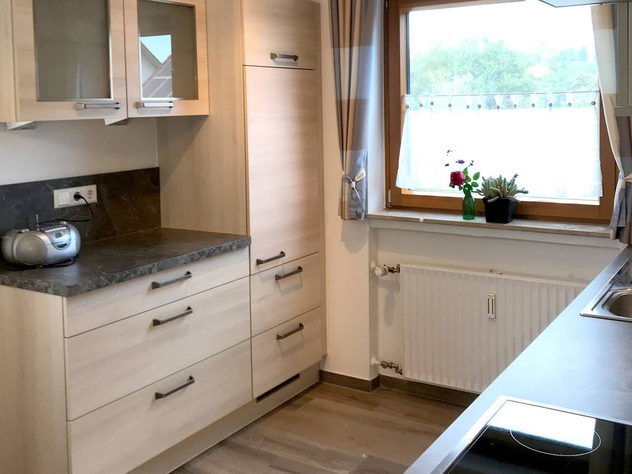 Ganze Wohnung, Ferienwohnung 'Im Erdgeschoss' mit Privatterrasse, Gemeinschaftsgarten und Wi-Fi in Tettnang, Region Bodensee-Oberschwaben