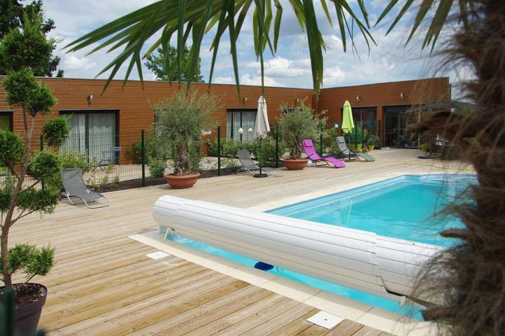 Location de vacances pour 4 personnes, avec jardin ainsi que vue et piscine à Mer - 4