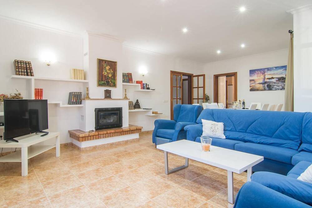 Beautiful home in Sa Coma with private swimming pool, can be inside or outside in Sa Coma, Sant Llorenç des Cardassar
