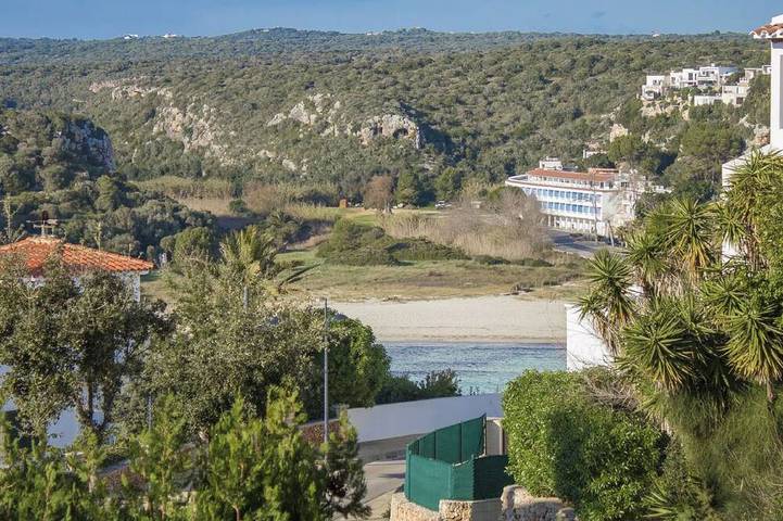 Location de vacances pour 4 personnes, avec terrasse et piscine à Cala en Porter