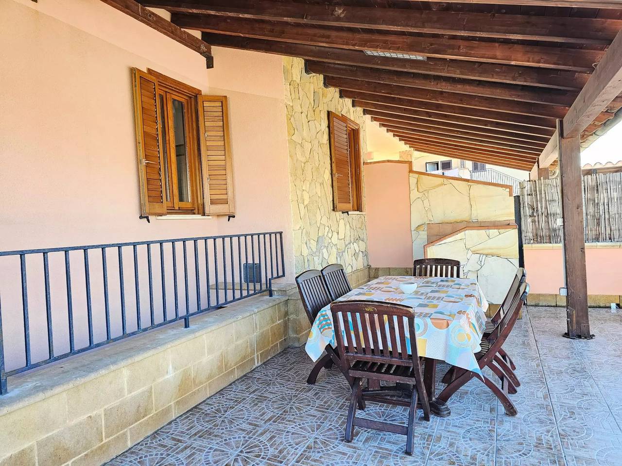 Casa 8 Personas in Campofelice di Roccella, Provincia de Palermo