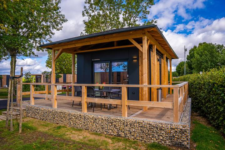 Chalet voor 2 personen, with Balkon/Terras and Terras as well as Tuin in Limburg