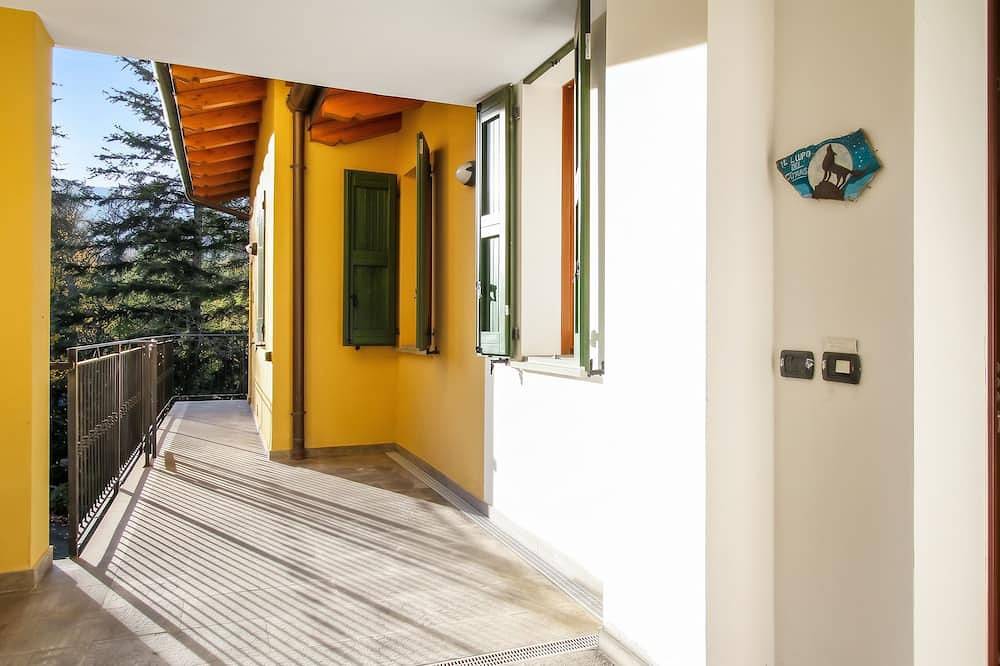 Entire apartment, Homerez - Apartment in Riolunato in Riolunato, Modena Province