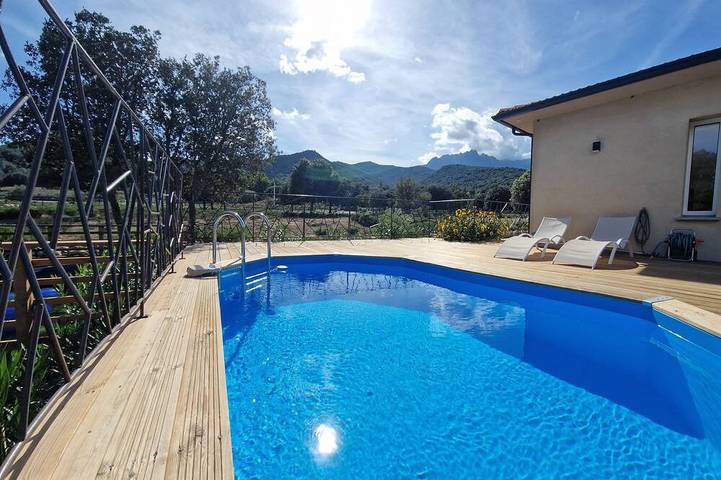 Location de vacances pour 5 personnes, avec jardin et balcon à Moltifao