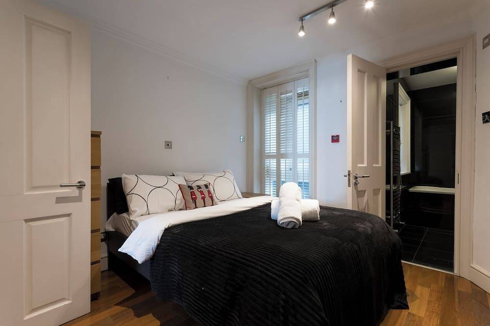 Entire apartment, Cozy quiet stylish apartment in central London near Trafalgar Square in London, South East England