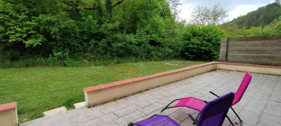 Gîte pour 2 personnes, avec piscine ainsi que jardin et vue à Saint-Vincent-Rive-d'Olt - 2