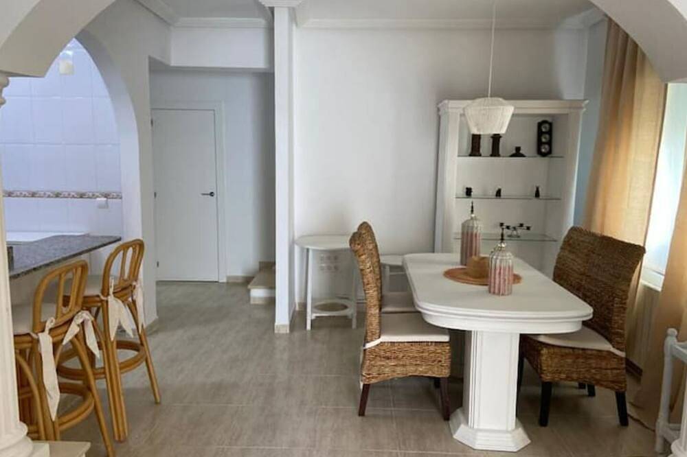 Cheap Villa for 6 People in Los Balcones, Orihuela