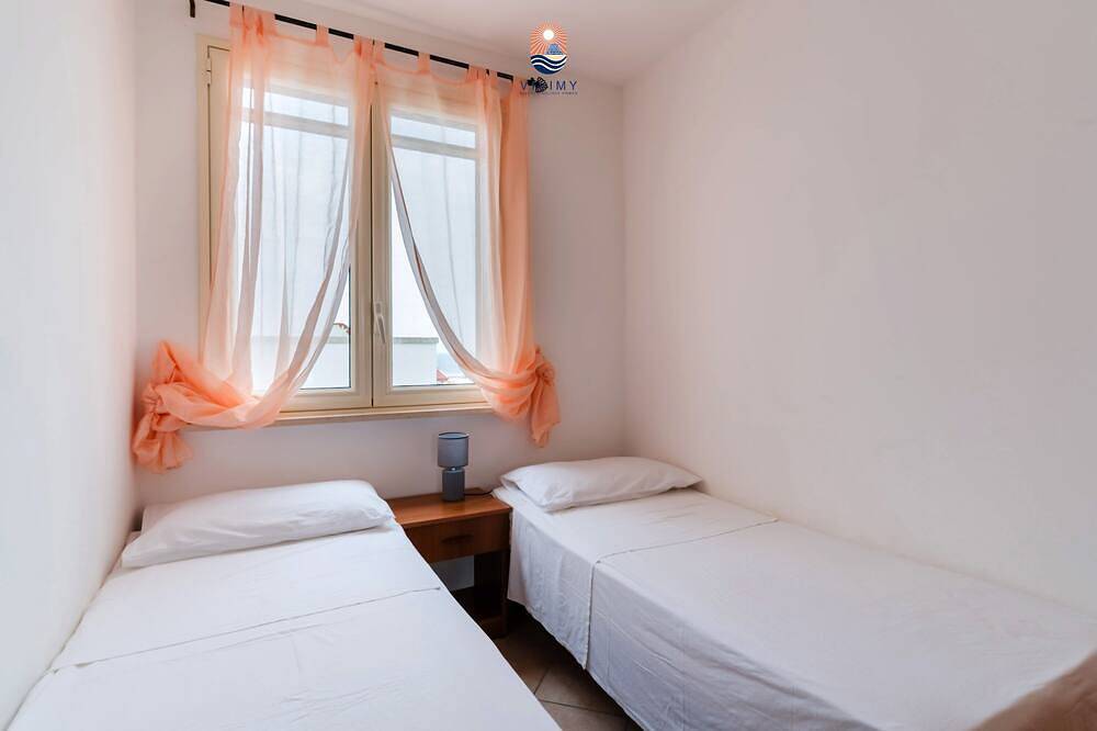 Shell by Vivimy in Marina di Pescoluse, Torre Vado