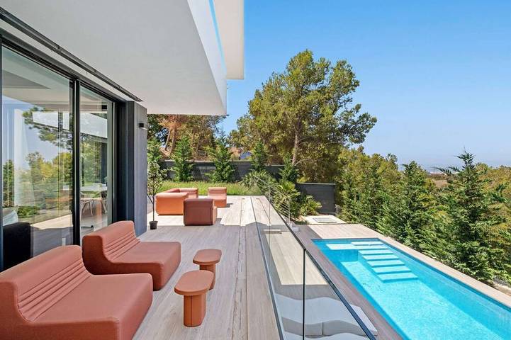 Villa für 12 Personen, mit Balkon und Garten sowie Pool in Málaga (Este)