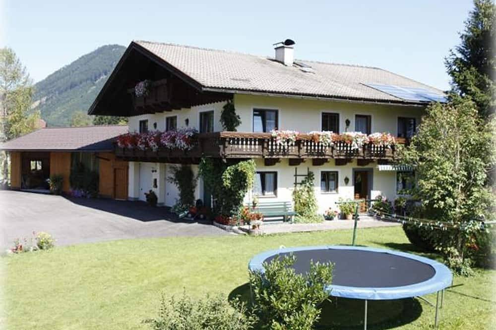 Ganze Wohnung, Ferienwohnung 2. Stock - Ferienwohnung Walburga Ebner in Salzkammergut-Berge, Faistenau