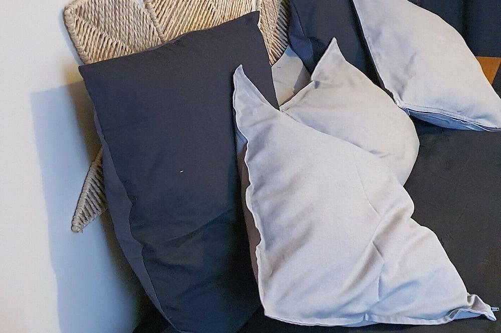 Entire apartment, Immersion at La Pagode – Unique Stay in Vendée Luçon – Free Private Parking in Luçon, Fontenay-le-Comte