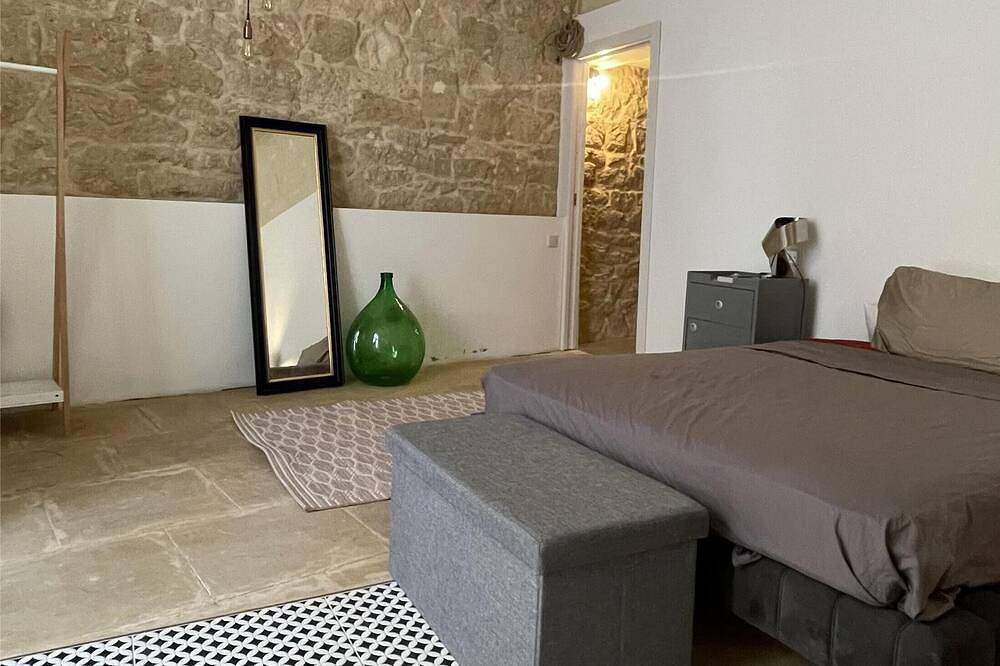 Ganze Wohnung, Sleep in History: Charming Studio in 16th-Century Palazo in Ancient Three Cities in Cospicua, Insel Malta