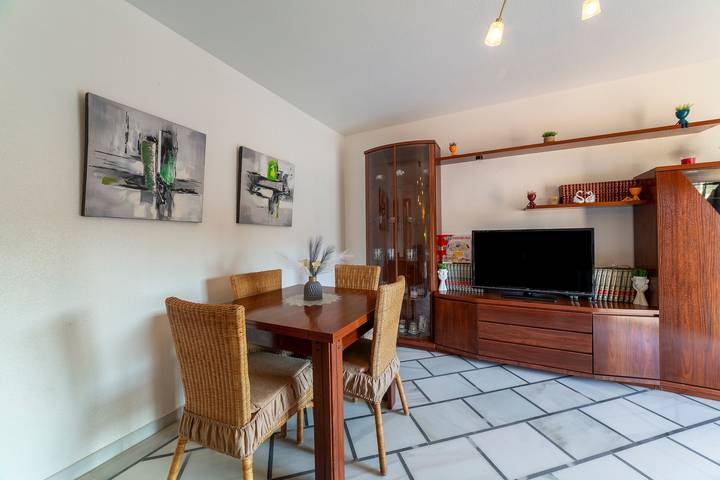 Entire apartment, Vacation Apartment "Mccoy Avenida 3" with 2 Balconies and Shared Terrace in Macael, Almería Province