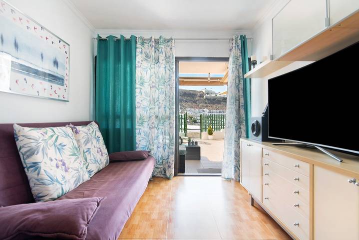 Ganze Wohnung, Ferienwohnung "Jolly Suite Puertorico Beach" mit Gemeinschaftspool, 2 privaten Terrassen und WLAN in Puerto Rico (Gran Canaria), Mogán