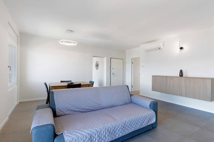 Ganze Wohnung, Giulios Apartment Zweiter Stock in San Zeno di Montagna, Gardasee-Berge