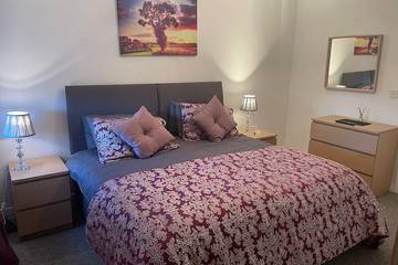 Holiday Home for 12 People in Portrush, County Londonderry, Photo 2