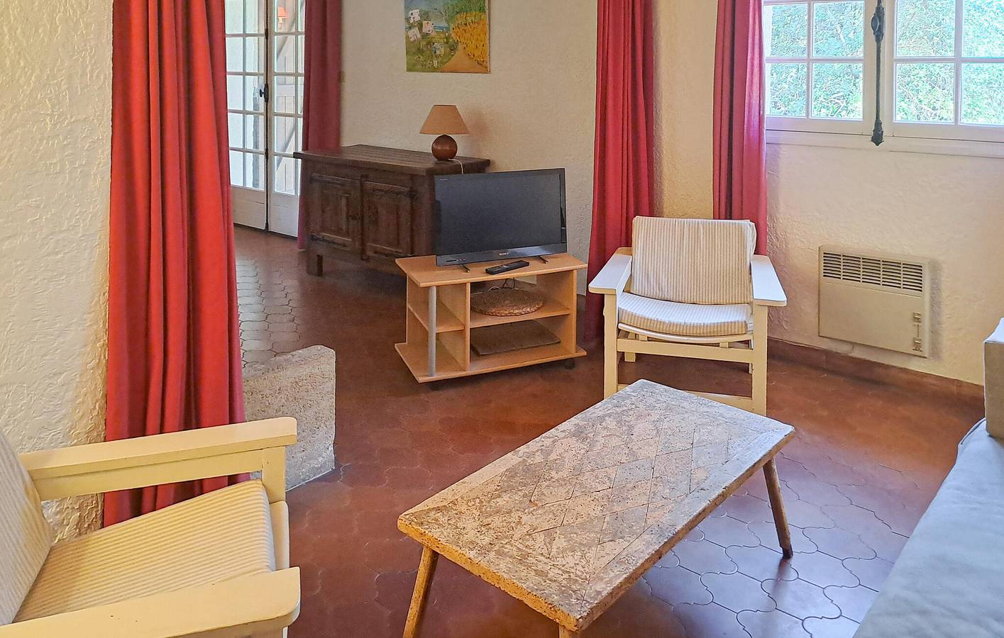 Cosy Apartment: Parking, TV, Heating, Kitchen, River 2km in Roquebrune-sur-Argens, Mediterranean Coast (France)
