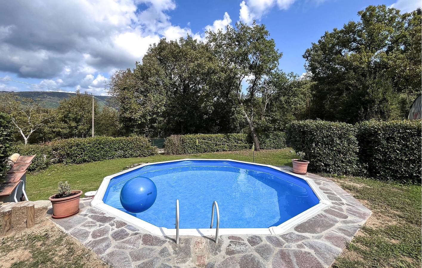 Apartamento vacacional entero, Retiro frente al río con piscina y aparcamiento in Città di Castello, Umbría (Italia)