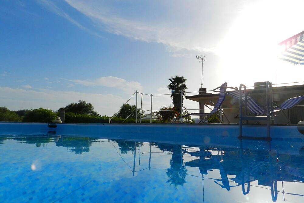 Rainbow Holiday Home - Ontspannende Villa & Zwembad op 12 km van Syracuse - in Floridia, Provincie Syracuse