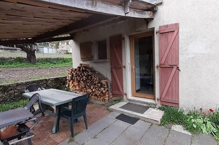 Location de vacances pour 7 personnes, avec balcon et jardin, animaux acceptés à Ajoux