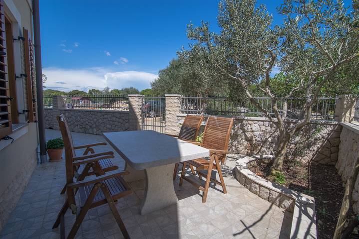 Ferienwohnung für 4 Personen, mit Balkon/Terrasse, mit Haustier auf Cres