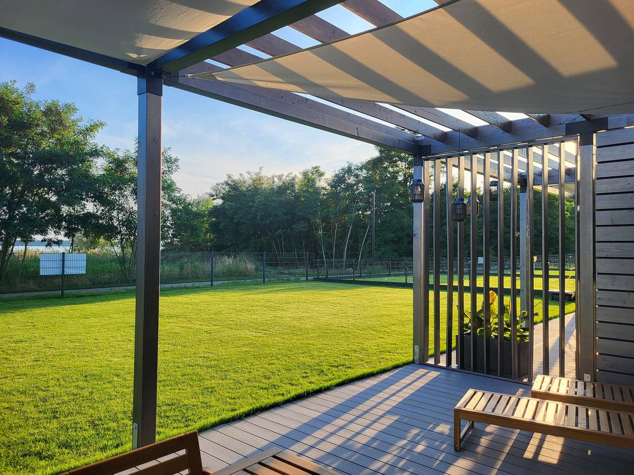 Ferienhaus 'Schlossterrassen 8a' mit Seeblick, privater Terrasse und Wlan in Pouch, Muldestausee