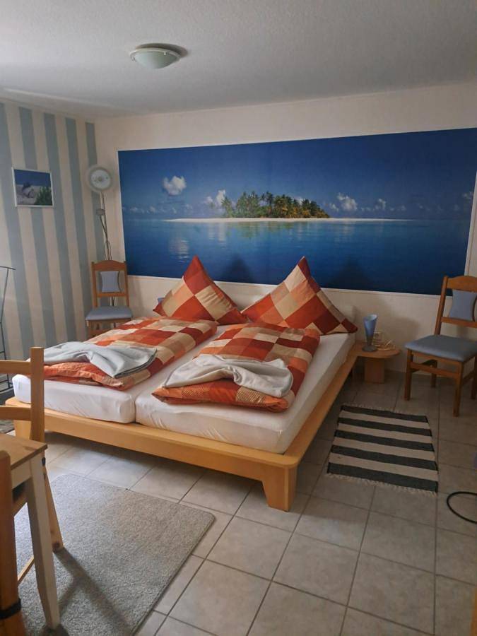 Ferienhaus für 2 Personen, mit Terrasse und Garten in Barweiler