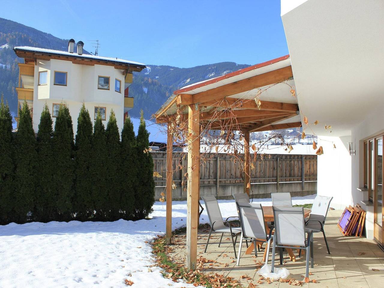 Ganze Wohnung, Apartment in Kaltenbach near Ski Lifts in Tuxer Alpen, Kaltenbach