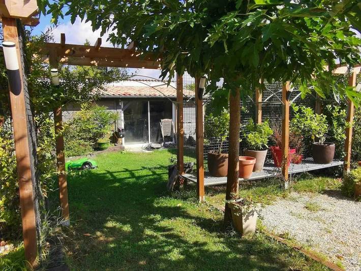Location de vacances pour 4 personnes, avec terrasse à Latresne