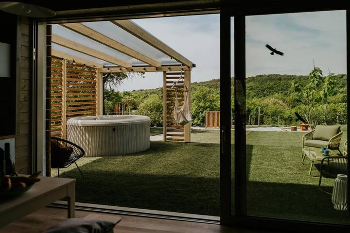 Domek letniskowy dla 4 osób, z Jacuzzi i Taras oraz Ogród i Sauna w Węgry