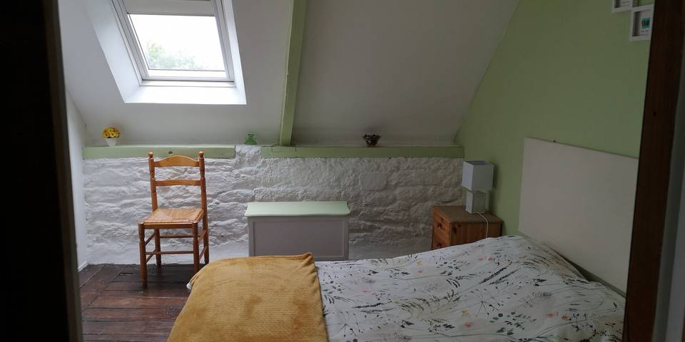 Cottage 'Ti Glycine' with Private Garden and Wi-Fi in Melrand, Pontivy region