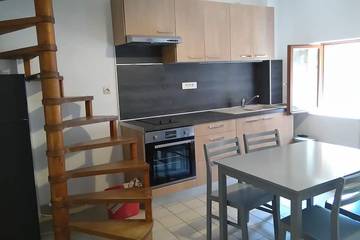Gîte pour 4 personnes, avec terrasse à Roussas