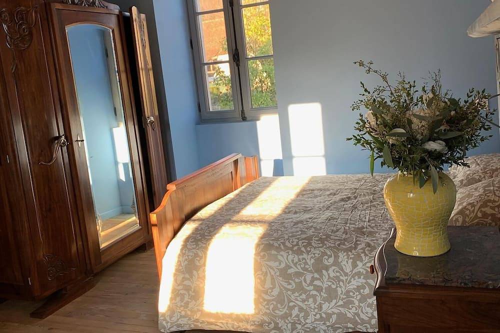 Gîte-Premium-Casa de banho privativa-Vista para a Piscina-Le four à pain in Tour-de-Faure, Massif Central