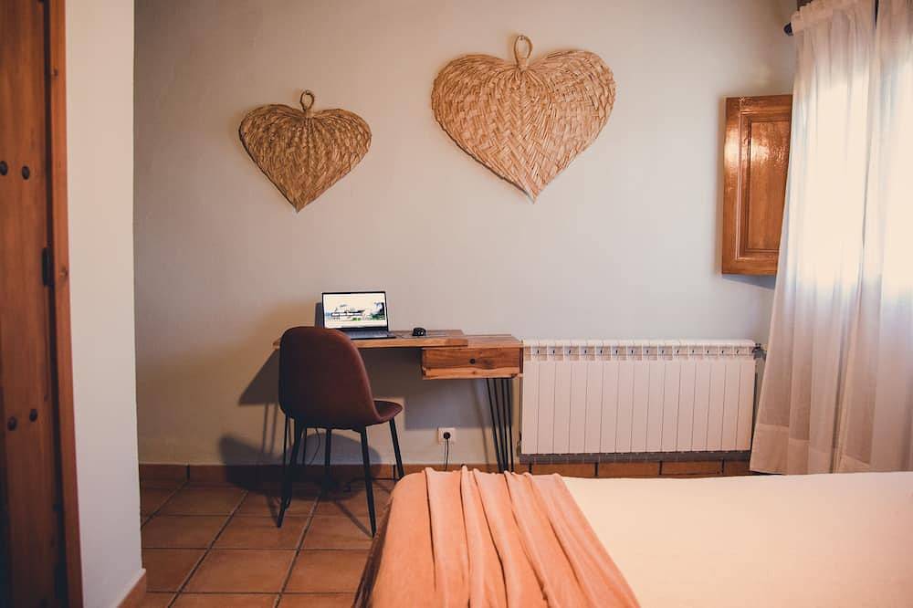 Rural Getaway with Private Pool in the Heart of Extremadura - Perfect for Famili in San Vicente de Alcántara, Badajoz Province