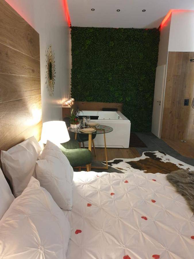 Love-Room Paradise ! in Aubagne, Côte méditerranéenne (France)
