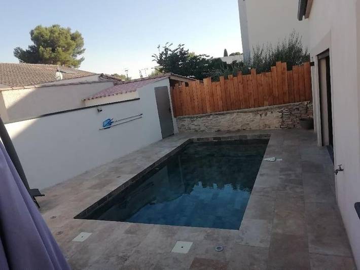 Villa pour 4 personnes, avec Terrasse ainsi que Jardin et Piscine