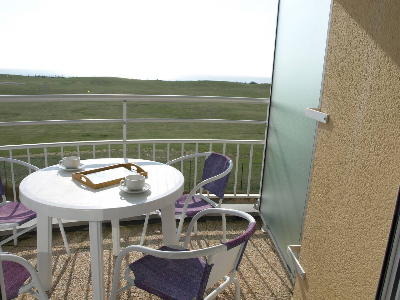 Ganze Wohnung, T2+ Kabinenwohnung mit Pool und Parkplatz in Saint-Jean-de-Monts in Saint-Jean-de-Monts, Vendée