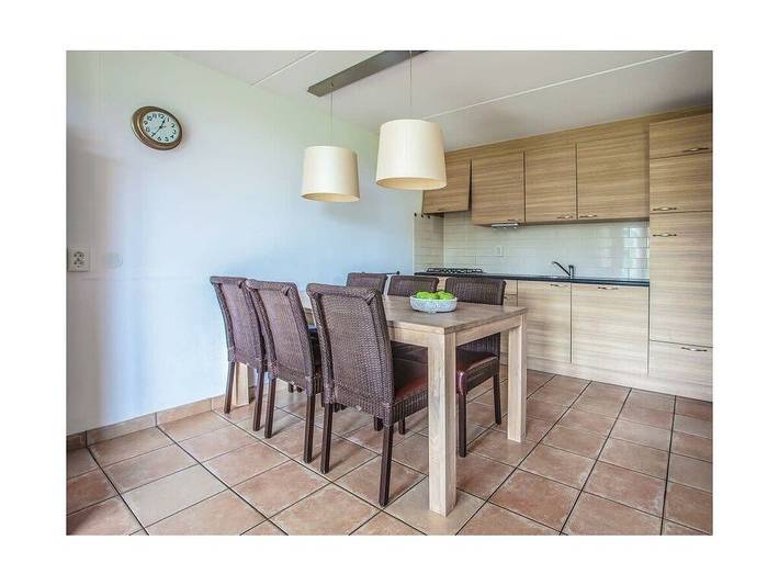 Bungalow für 6 Personen, mit Terrasse und Sauna sowie Balkon/Terrasse in Medemblik - 2