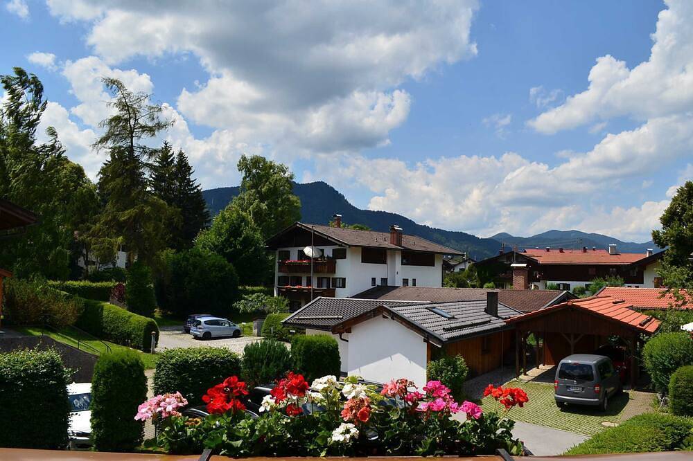 Entire apartment, Apartment 12, Apartmenthaus an der Rottach - Holiday apartment 12 in the Apartmenthaus an der Rottach in Rottach-Egern, Bavarian Alps