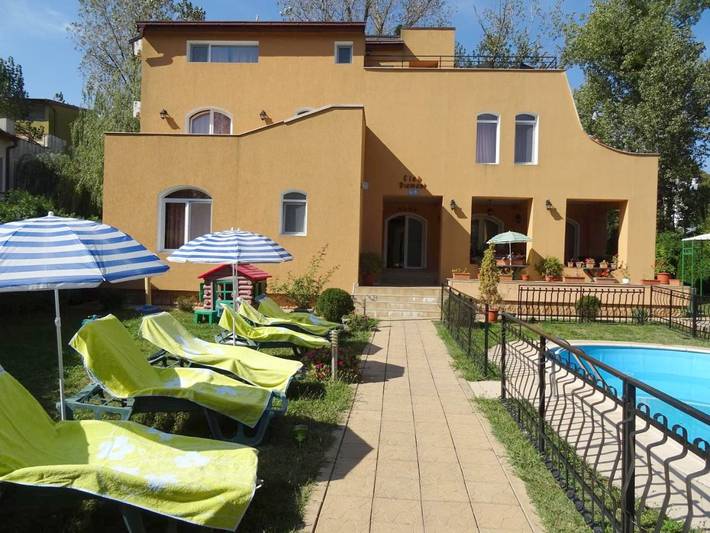 Villa pour 16 personnes, avec Balcon et Jacuzzi ainsi que Terrasse et Jardin en Roumanie - 4