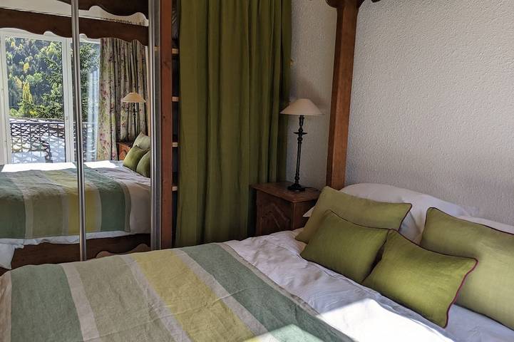 Gîte pour 8 personnes, avec piscine et terrasse, animaux acceptés à Llo - 2