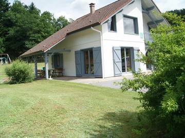 Gîte pour 8 personnes, avec jardin à Gerbamont