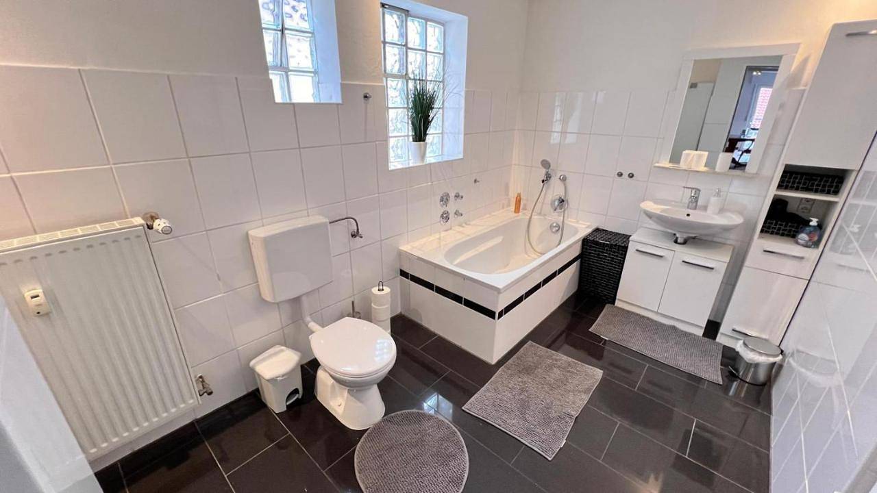 Ganze Wohnung, Die Wohnung 1 in Lampertheim, Bergstraße