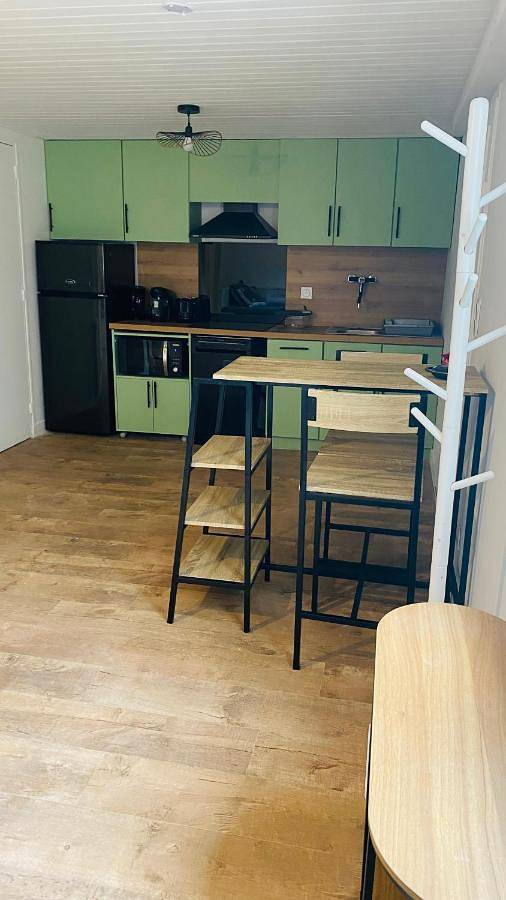 Holiday apartment for 3 people, with garden and view as well as pool, with pets - 1