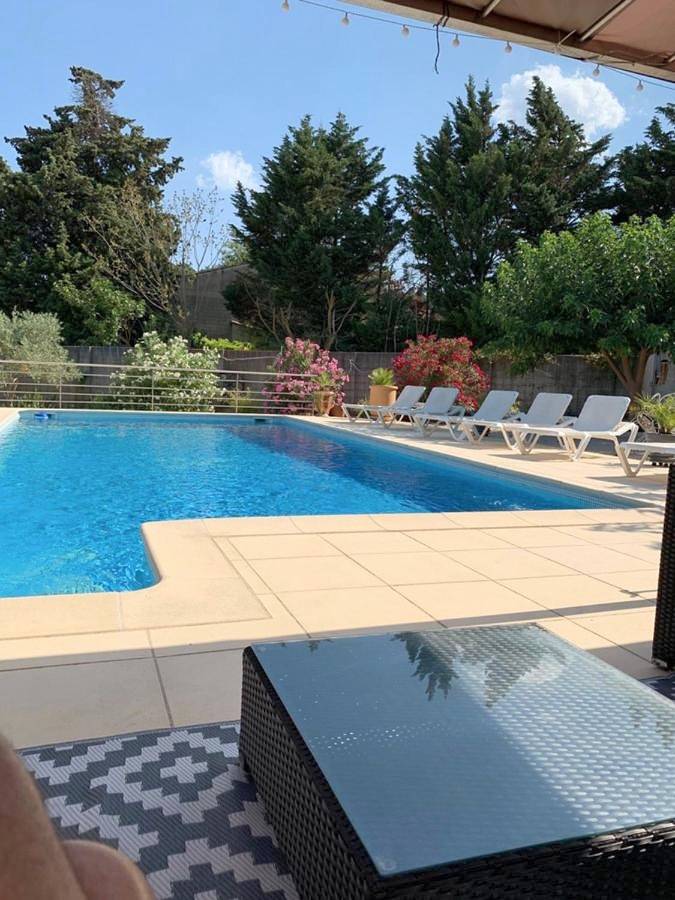 Three-Bedroom House in Sauveterre, Région de Nîmes