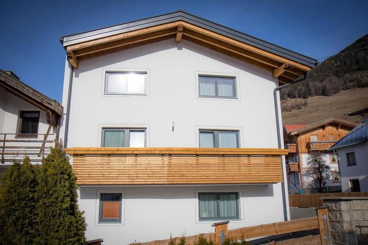 Apartamento entero, Apartamento 'Steinwender' con vistas a la montaña y terraza en Nauders am Reschenpass in Nauderer Berge, Nauders
